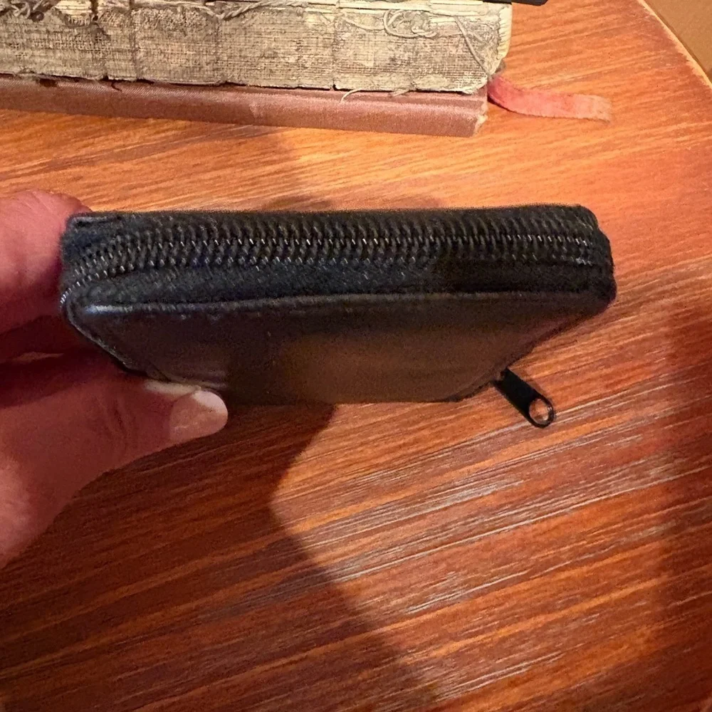Genuine Black Leather Zip around Wallet